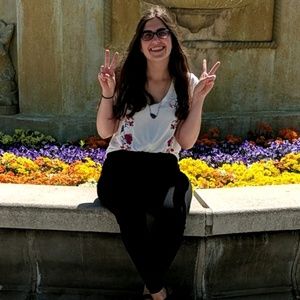 Meet your Posher, Nicole